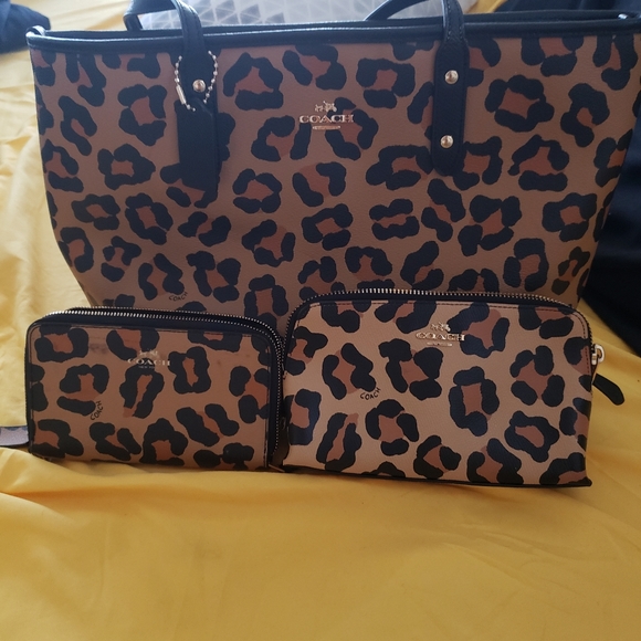 Coach Purses - Picture 5 of 6